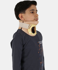 ياقة «فيلادلفيا» للأطفال مع فتحة تراكيؤستومي