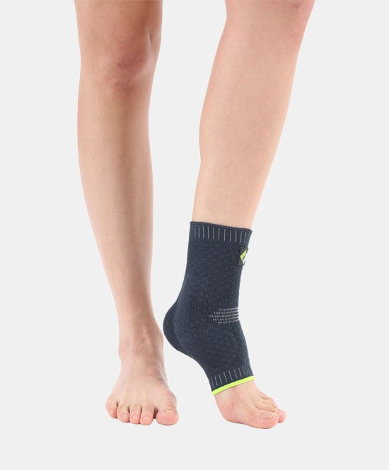 دعامة كاحل محاكة بوسادات للكعبين (Malleoli)