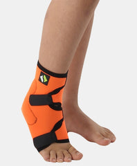 دعامة كاحل للأطفال بوسادات للكعبين (Malleoli)